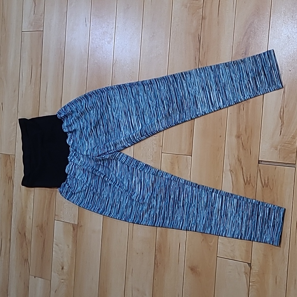 Motherhood women's size large maternity leggings